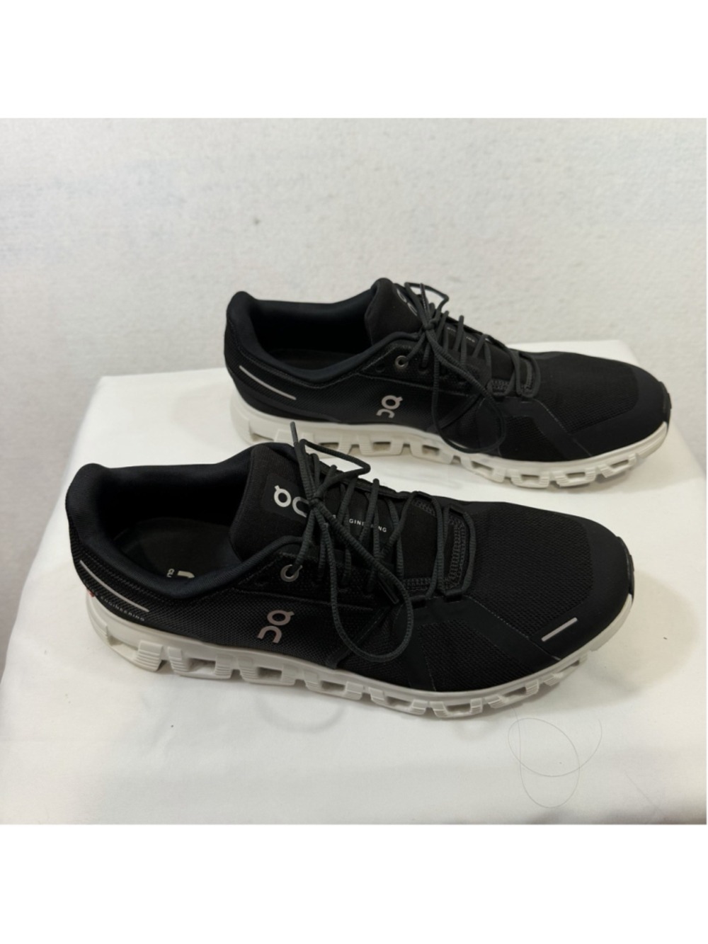 On Cloud 5 Sneakers Shoes Men’s Black White 12.5 Medium US